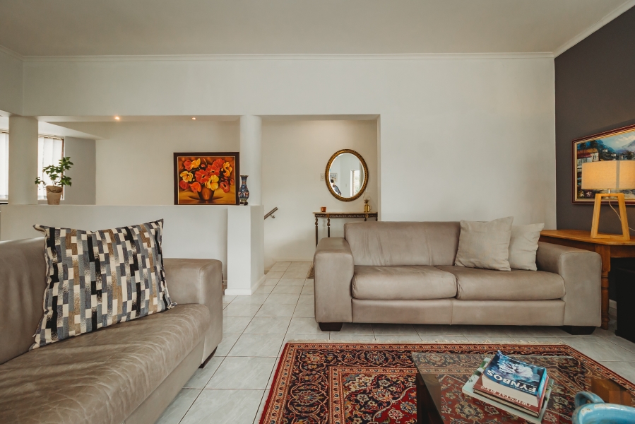 4 Bedroom Property for Sale in Bergsig Western Cape